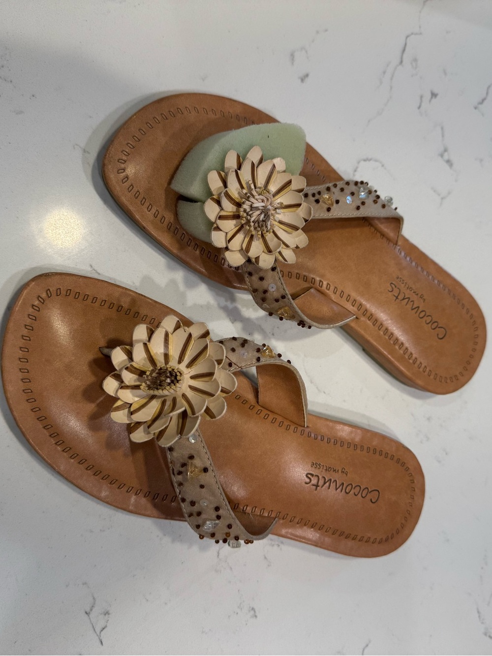 Coconuts by Matisse tan leather thong sandals Sunny Natural size 9 - Picture 3 of 7